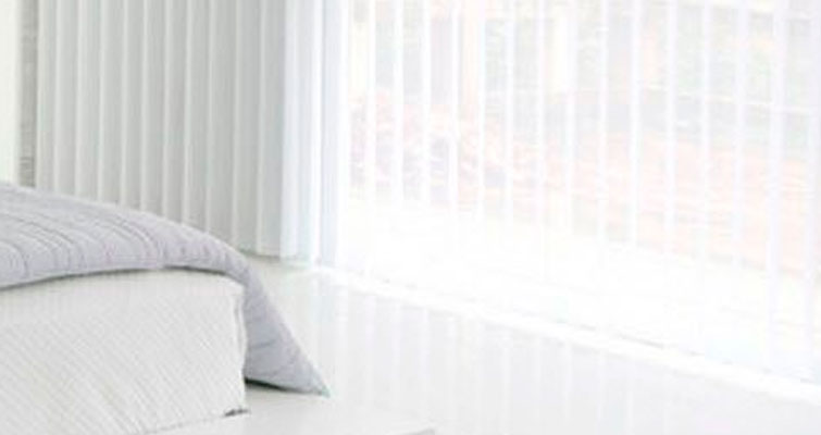 Cortinas finas para o quarto.